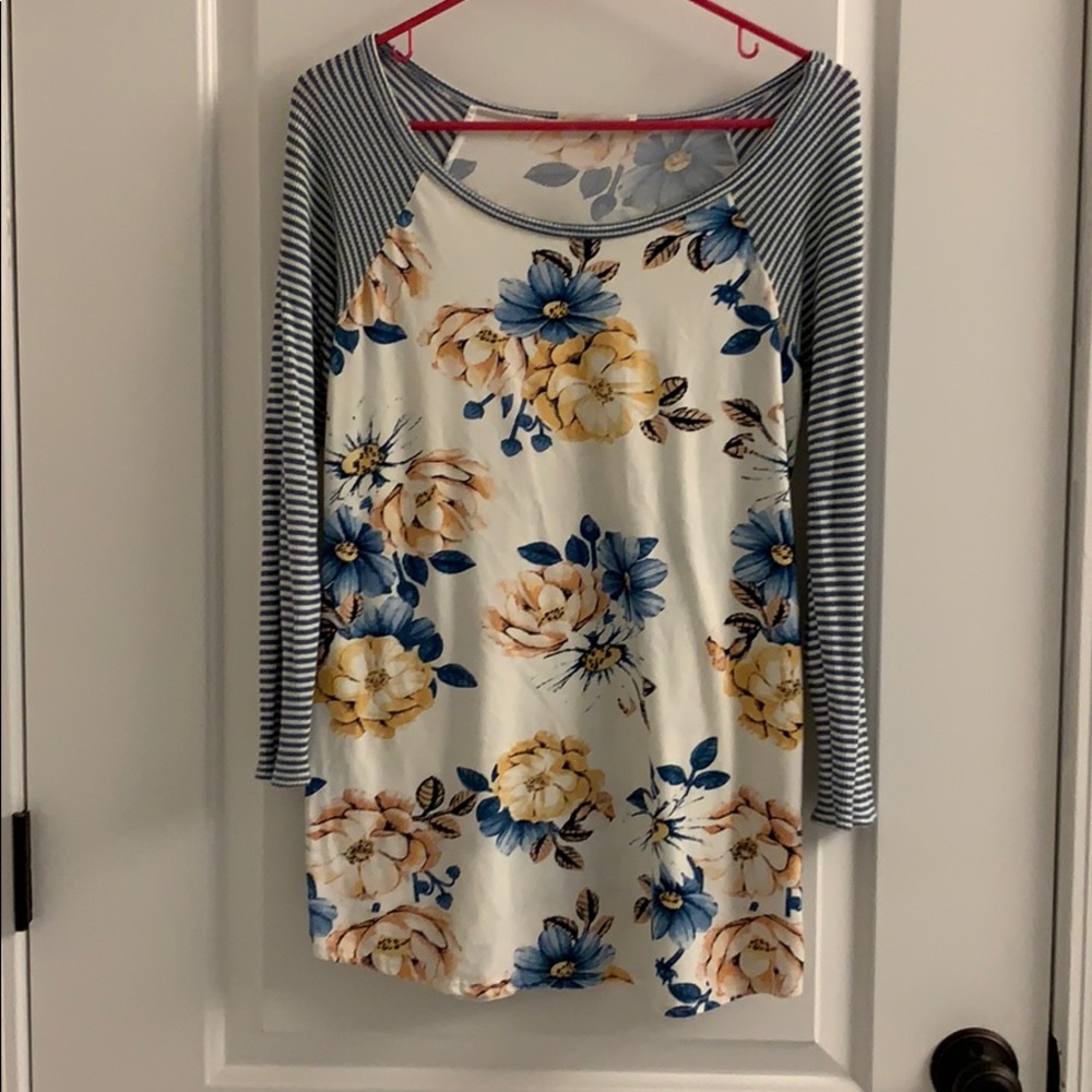 Women’s long {covers your butt} shirt!